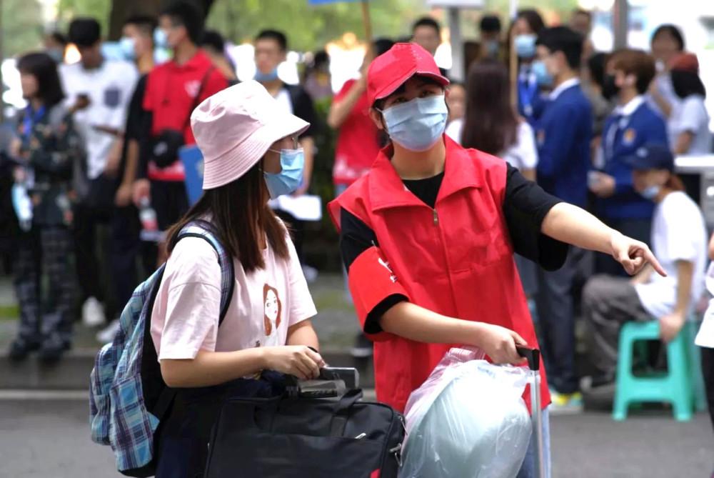 民办大学学费一年大约多少钱