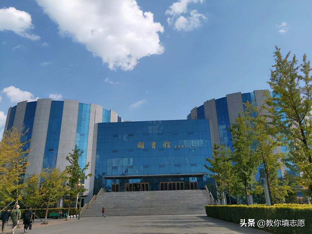 沈阳科技学院学费，学费27500每年