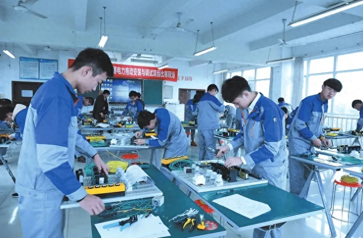 上技校到底有没有出路,进了技校还有希望吗