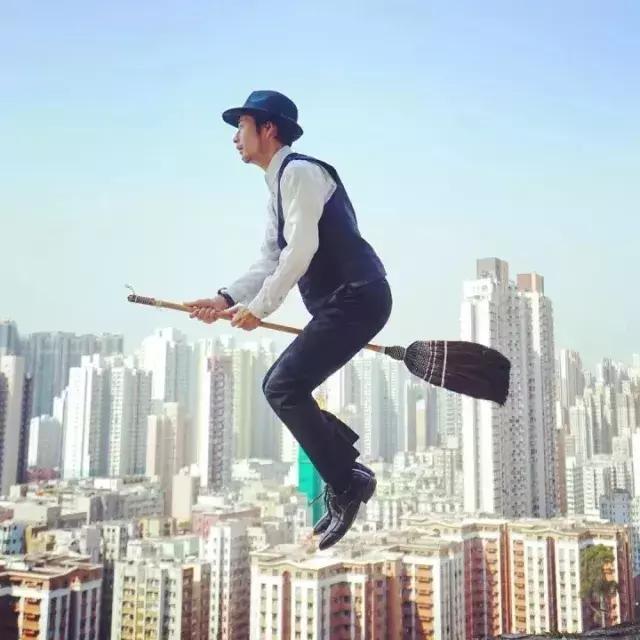 骑着拖把的巫婆的故事,文字内容